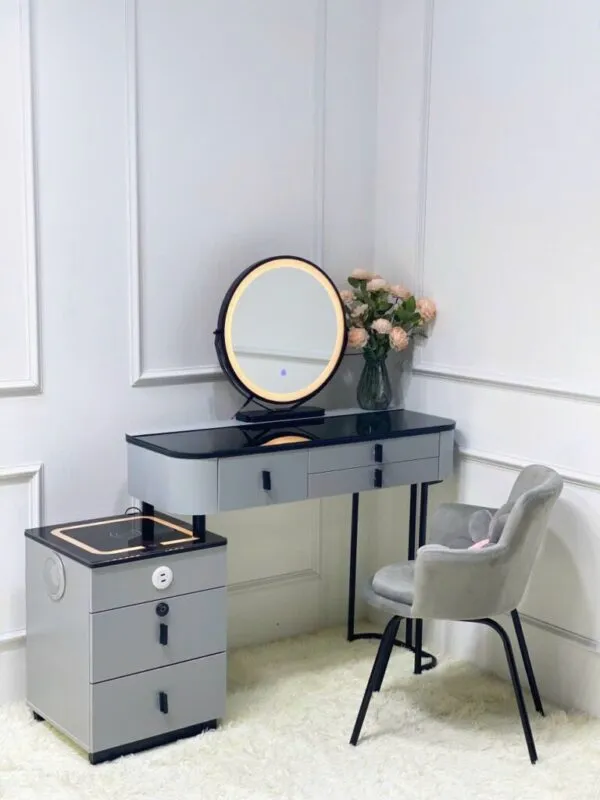 Bàn trang điểm thiết kế tối giản, gương tròn viền sáng sang trọng - BTDVP38