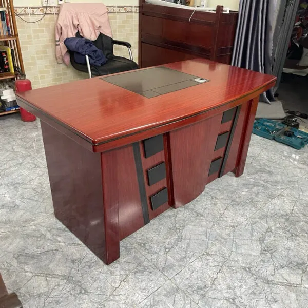 Bàn Giám Đốc Yếm Chữ V Gỗ Công Nghiệp 1m6 - BGDVP16