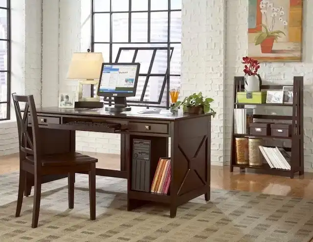 Bàn làm việc có khung ảnh người thân Bàn làm việc có khung ảnh người thân