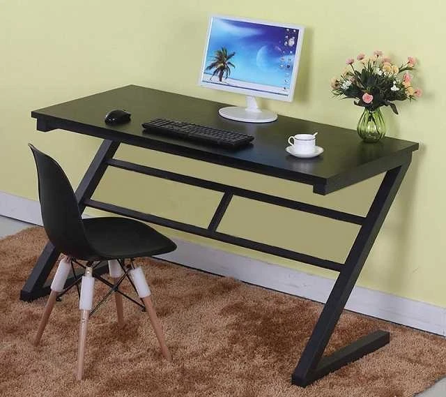 Thực hiện nối phần khung với phần mặt bàn làm việc Thực hiện nối phần khung với phần mặt bàn làm việc