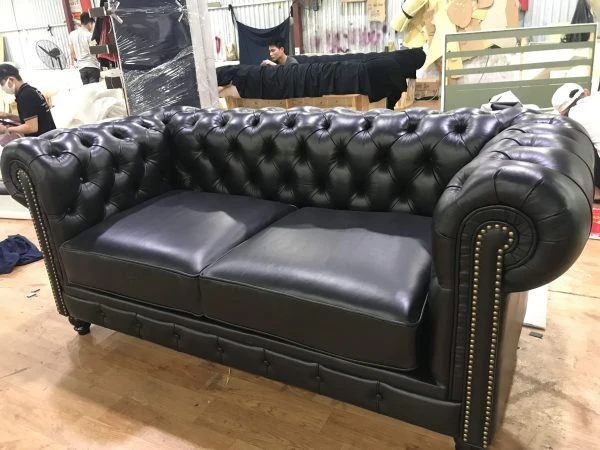 Ghế sofa da văng cổ điển màu đen Ghế sofa da văng cổ điển màu đen